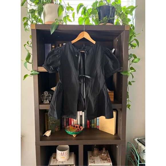 Pomander Place x Tuckernuck Julianna Bow Back Blouse In Black Size Small - Picture 3 of 6